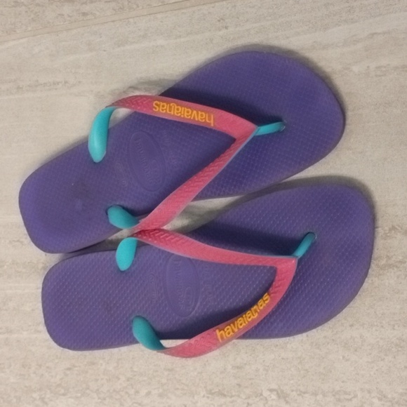 Havaianas Vibrant Purple Flip Flops with Pink and Blue Straps - Picture 4 of 6